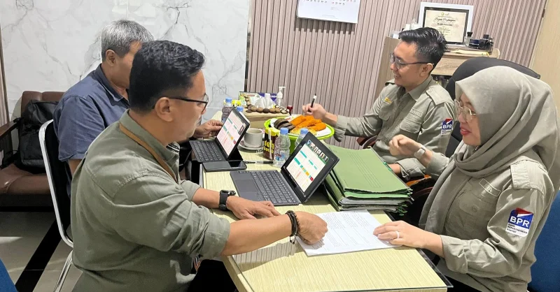 Perkuat Kemitraan, BPR Jatim Sambangi Kantor BPR Bahteramas Konsel 3 Perkuat Kemitraan, BPR Jatim Sambangi Kantor BPR Bahteramas Konsel