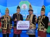 Sinergi Membangun Daerah, Bank Sultra Salurkan CSR Rp400 Juta di HUT Bombana dan Wakatobi