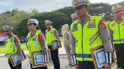 Cegah Pencurian Motor Milik Penyandang Disabilitas, Tiga Anggota Polda Sultra Terima Penghargaan 3 Cegah Pencurian Motor Milik Penyandang Disabilitas, Tiga Anggota Polda Sultra Terima Penghargaan