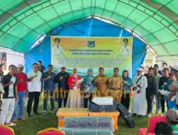 Bupati Muna Barat Serahkan Bantuan Alat Tangkap kepada 296 Nelayan