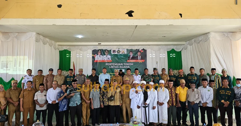 Bupati Muna Barat Ajak Warga Jaga Kerukunan dan Kedamaian Jelang Natal dan Tahun Baru 3 Bupati Muna Barat Ajak Warga Jaga Kerukunan dan Kedamaian Jelang Natal dan Tahun Baru