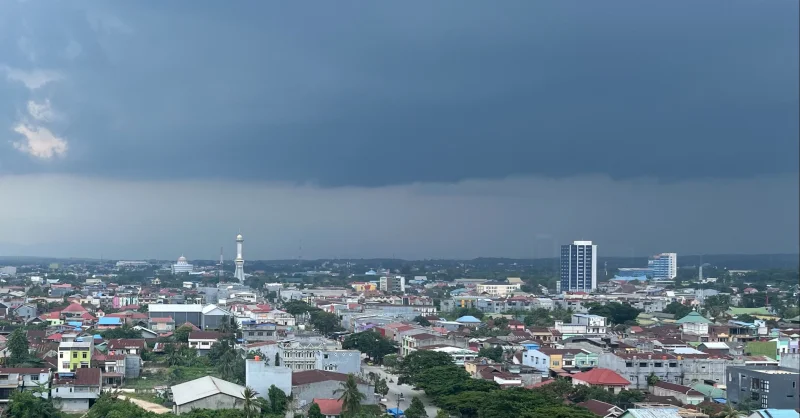 Waspada Hujan Lebat Lokal Siang-Sore Jelang Natal dan Tahun Baru 2026