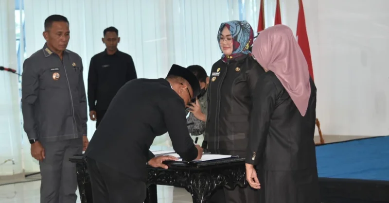 Wali Kota Kendari Lantik 111 Kepala Sekolah, Tegaskan Larangan Jual Beli Jabatan 1 Wali Kota Kendari Lantik 111 Kepala Sekolah, Tegaskan Larangan Jual Beli Jabatan