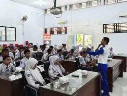 Asmo Sulsel Berikan Edukasi Safety Riding untuk Siswa SMKN 4 Gowa Bersama Polres Gowa