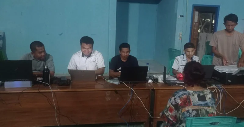 Pelayanan Jemput Bola Disdukcapil Muna Barat Disambut Antusias Warga Pulau Maginti 3 Pelayanan Jemput Bola Disdukcapil Muna Barat Disambut Antusias Warga Pulau Maginti