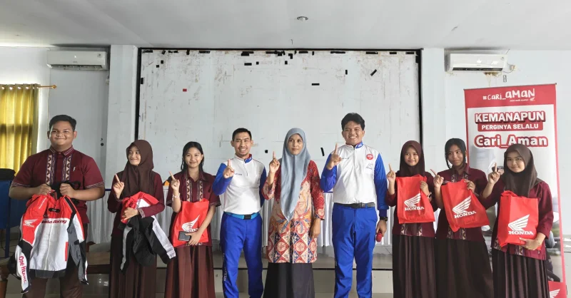 Asmo Sulsel Gelar Edukasi Safety Riding untuk Siswa SMAN 4 Kendari 1 Asmo Sulsel Gelar Edukasi Safety Riding untuk Siswa SMAN 4 Kendari