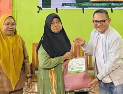 Maraton Kunjungan di Raha, Anggota DPR RI Jaelani Sapa Warga dan Salurkan Bantuan