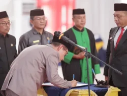 Plt Bupati Yosep Sahaka Lantik Rismanto Runda sebagai Sekda Koltim