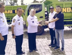 Pemkot Kendari Dapat Bantuan Dua Unit Armada Sampah dari PT ST Nikel
