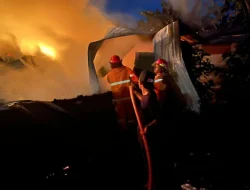 17 Bangunan Ludes Terbakar di Kendari Barat, Kerugian Capai Rp5 Miliar