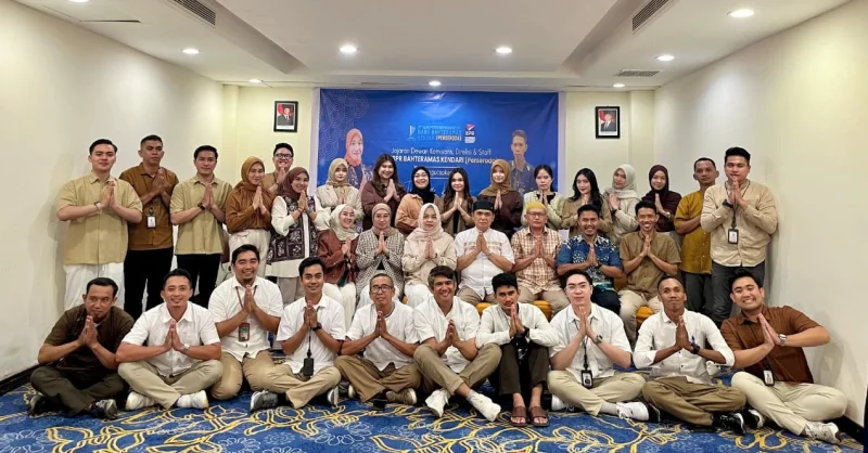 Bukber Sekaligus Perpisahan Karyawan, Ini Pesan Dirut BPR Bahteramas Kendari 1 Bukber Sekaligus Perpisahan Karyawan, Ini Pesan Dirut BPR Bahteramas Kendari
