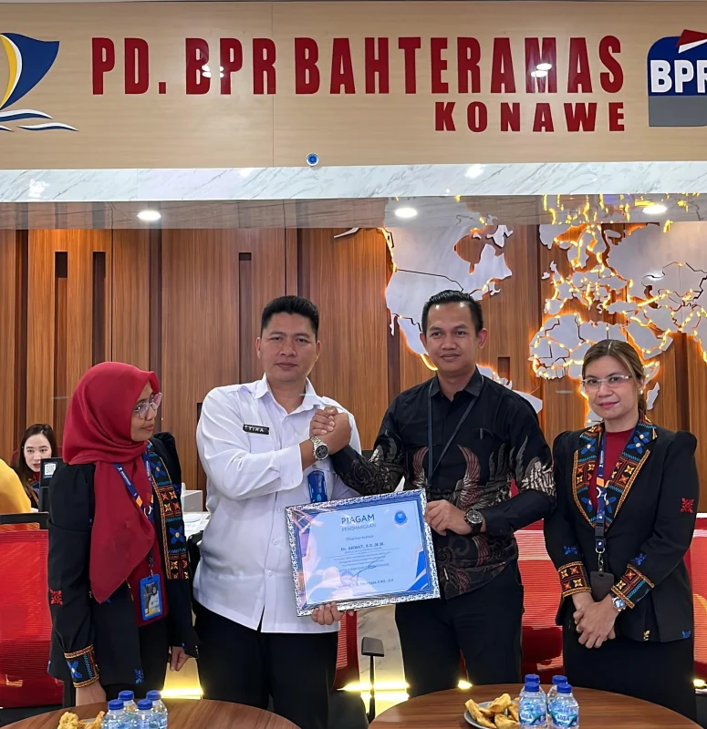 38 Pegawai BPR Bahteramas Konawe Ikuti Tes Urine BNN, Hasilnya Negatif 3 38 Pegawai BPR Bahteramas Konawe Ikuti Tes Urine BNN, Hasilnya Negatif