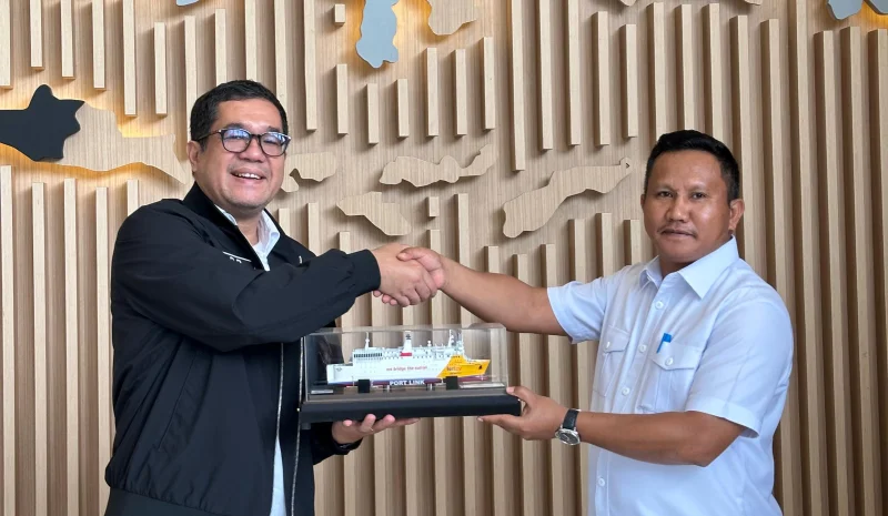 Menapaki Tahun Pertama La Ode Darwin–Ali Basa di Muna Barat: Liwu Mokesa Mulai Terlihat 4 Bupati Muna Barat Lobi PT ASDP untuk Penambahan Trip Feri Tondasi—Torobulu