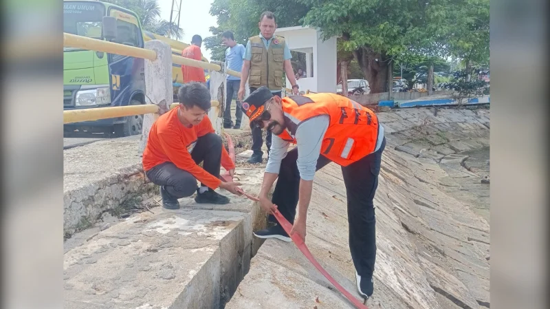BPBD Muna Barat Salurkan Bantuan Air Bersih ke 12 Desa Kepulauan Terdampak Cuaca Ekstrem 1 BPBD Muna Barat Salurkan Bantuan Air Bersih ke 12 Desa Kepulauan Terdampak Cuaca Ekstrem