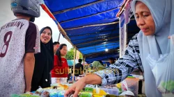Cerahnya Cuaca, Redupnya Pembeli: Pedagang Takjil Kendari Hadapi Ramadan Berat