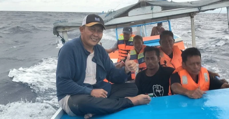 Akhir Operasi SAR Kapal Muat Tabung Gas Tenggelam di Bombana: Nakhoda dan ABK Selamat 1 Akhir Operasi SAR Kapal Muat Tabung Gas Tenggelam di Bombana: Nakhoda dan ABK Selamat