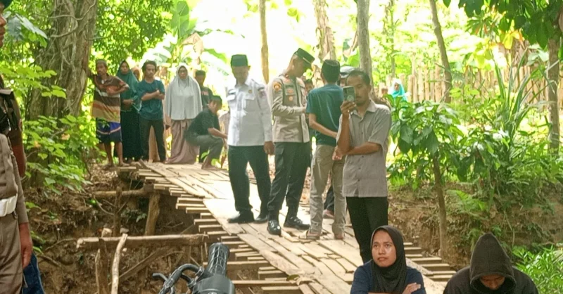 Bentrok di Pesantren Muna Barat: Demo Kasus Pencabulan Berujung Pengrusakan 1 Bentrok di Pesantren Muna Barat: Demo Kasus Pencabulan Berujung Pengrusakan