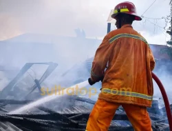 Rumah Guru di Mandonga Ludes Terbakar, Dua Lapak Kios Ikut Hangus