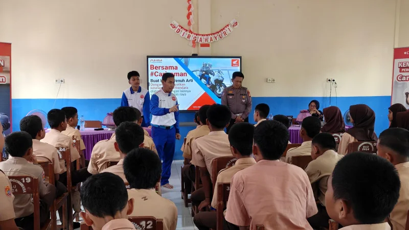 Asmo Sulsel dan Polres Gowa Edukasi Pelajar SMPN 5 Gowa, Tanamkan Kesadaran Berkendara Sejak Dini 1 Asmo Sulsel dan Polres Gowa Edukasi Pelajar SMPN 5 Gowa, Tanamkan Kesadaran Berkendara Sejak Dini