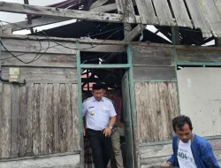 ‎Cek Langsung Rumah Warga Muna Barat yang Memprihatinkan, La Ode Darwin Target Perbaikan Mulai April 2026