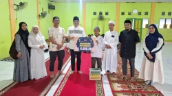 Alumni Smansa Kendari 97 Salurkan Donasi untuk Masjid Sekolah dan Beasiswa