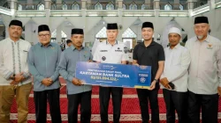 Bank Sultra Salurkan Zakat Maal Karyawan Rp151,8 Juta Melalui BAZNAS Sultra