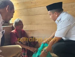 Bupati Muna Barat Kunjungi Rumah Tidak Layak Huni, Siapkan Bantuan Perbaikan dan Sembako