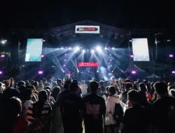 Asmo Sulsel Dukung Konser Vierratale & Wizz Baker di Toraja, Ribuan Penonton Tetap Antusias Meski Diguyur Hujan