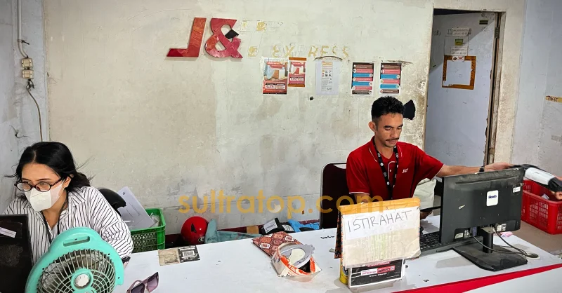 Lonjakan Belanja Online saat Ramadan, Kurir J&T di Kendari Kewalahan 1 Lonjakan Belanja Online saat Ramadan, Kurir J&T di Kendari Kewalahan