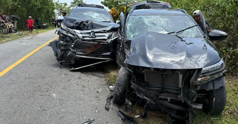 Kronologi Mobil Dinas Kadis Pariwisata dan Kadis Perpustakaan Provinsi Sultra Tabrakan dengan Truk Tangki di Buton 1 Kronologi Mobil Dinas Kadis Pariwisata dan Kadis Perpustakaan Provinsi Sultra Tabrakan dengan Truk Tangki di Buton