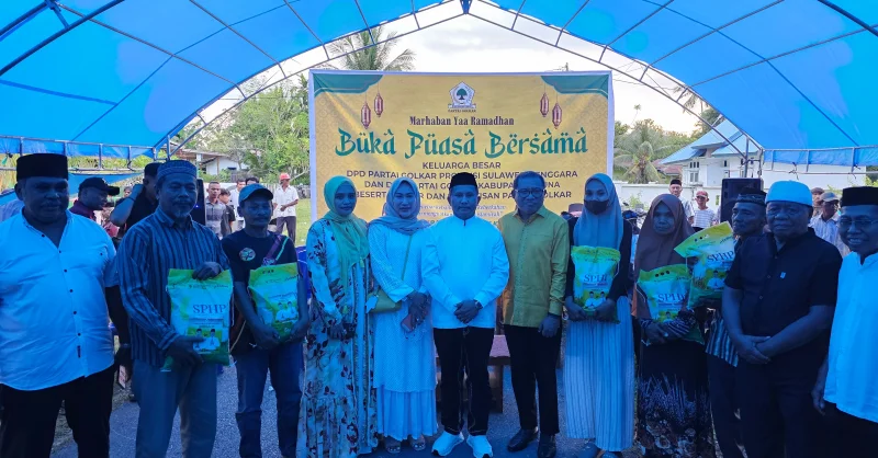 Golkar Sultra Buka Puasa Bersama Warga Tongkuno Raya, La Ode Darwin Bagikan 500 Paket Beras 3 Golkar Sultra Buka Puasa Bersama Warga Tongkuno Raya, La Ode Darwin Bagikan 500 Paket Beras