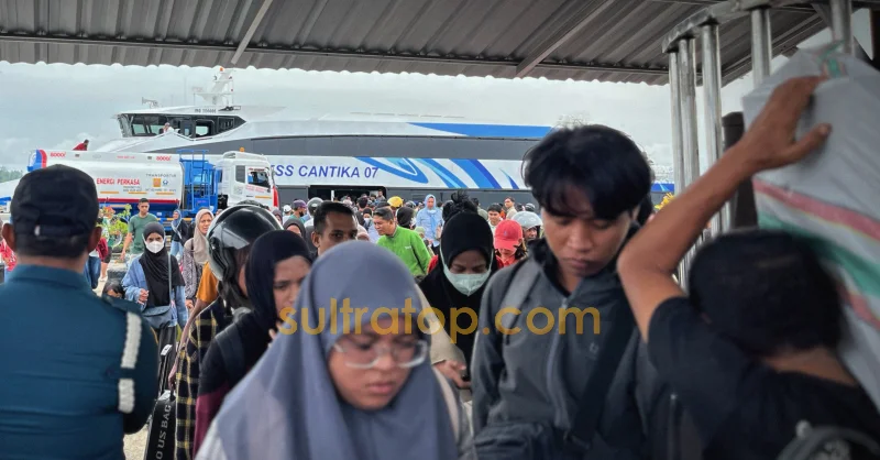 Arus Balik dari Muna ke Kendari Padat, KSOP Siapkan 29 Armada Kapal 1 Arus Balik dari Muna ke Kendari Padat, KSOP Siapkan 29 Armada Kapal