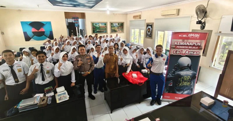 Asmo Sulsel Edukasi 50 Siswa SMPN 3 Sungguminasa Gowa, Tanamkan Kesadaran Safety Riding Sejak Dini 1 Asmo Sulsel Edukasi 50 Siswa SMPN 3 Sungguminasa Gowa, Tanamkan Kesadaran Safety Riding Sejak Dini