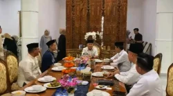 ‎Open House Gubernur ASR Diserbu Warga Sejak Pagi, THR Dibagikan dari Dana Pribadi