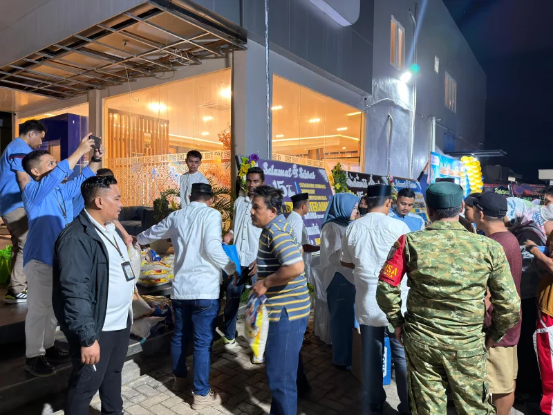 HUT ke-15 Tahun, BPR Bahteramas Kolaka Bagikan 150 Paket Sembako dan Santuni Anak Panti Asuhan 3 HUT ke-15 Tahun, BPR Bahteramas Kolaka Bagikan 150 Paket Sembako dan Santuni Anak Panti Asuhan