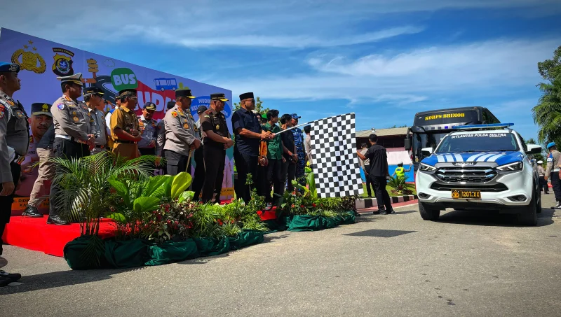 Polda Sultra Berangkatkan 135 Pemudik Gratis Tujuan Muna, Muna Barat, dan Buton Tengah 3 Polda Sultra Berangkatkan 135 Pemudik Gratis Tujuan Muna, Muna Barat, dan Buton Tengah