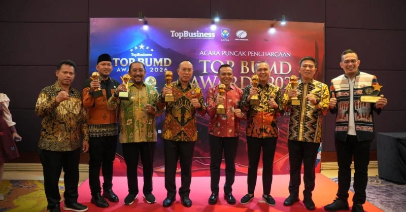 Dominasi BPR Konawe: Tiga Kali Bintang 5 dan Raih Golden Trophy di TOP BUMD Awards 2026 3 Dominasi BPR Konawe: Tiga Kali Bintang 5 dan Raih Golden Trophy di TOP BUMD Awards 2026