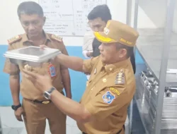 Bupati Sidak Dua Dapur MBG di Muna Barat: Masalah Lama Belum Sepenuhnya Tuntas