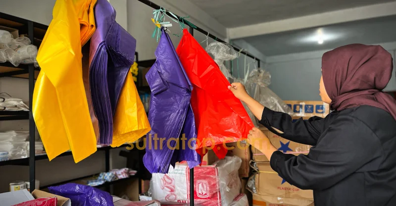 Harga Plastik Terus Naik di Kendari, Pedagang Keluhkan Keuntungan Menyusut 1 Harga Plastik Terus Naik di Kendari, Pedagang Keluhkan Keuntungan Menyusut
