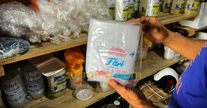 Harga Plastik Terus Naik di Kendari, Pedagang Keluhkan Keuntungan Menyusut 3 Harga Plastik Terus Naik di Kendari, Pedagang Keluhkan Keuntungan Menyusut