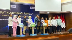 Libatkan Peran Perempuan Tekan Inflasi, BI Sultra–Pemkot Kendari Luncurkan Program PKK Kasoami 7 Libatkan Peran Perempuan Tekan Inflasi, BI Sultra–Pemkot Kendari Luncurkan Program PKK Kasoami