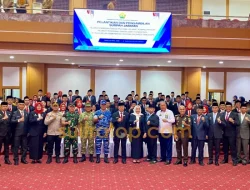 Gubernur ASR Lantik 8 Kepala OPD dan 104 Pejabat Lingkup Pemprov Sultra