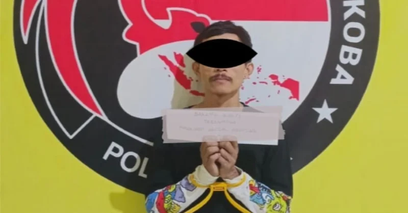 Polisi Gerebek Rumah di Laende Muna, Temukan Sabu dan Paket Tersebar di Kuburan 3 Polisi Gerebek Rumah di Laende Muna, Temukan Sabu dan Paket Tersebar di Kuburan