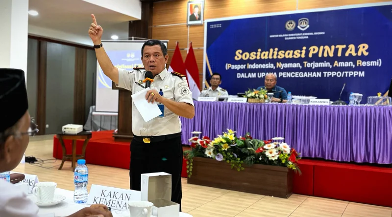 Imigrasi Sultra Perkuat Literasi Paspor untuk Cegah Perdagangan Orang 1 Imigrasi Sultra Perkuat Literasi Paspor untuk Cegah Perdagangan Oran
