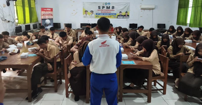 Asmo Sulsel Edukasi Safety Riding Siswa SMKN 1 Gowa, Tekankan Pentingnya Fokus saat Berkendara