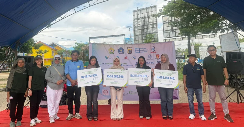 Ahli Waris Pekerja Terima Santunan BPJS Ketenagakerjaan saat Peringatan Hari Buruh 2026 di Kendari 1 Ahli Waris Pekerja Terima Santunan BPJS Ketenagakerjaan saat Peringatan Hari Buruh 2026 di Kendari
