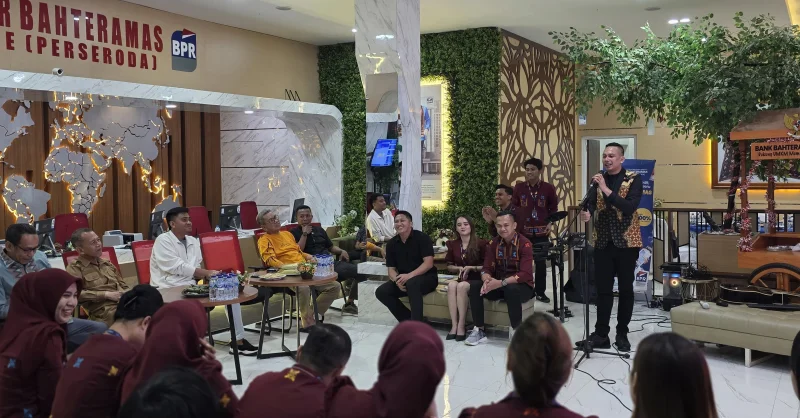 Di Tengah Efisiensi, Bupati Konkep Tegaskan BPR Konawe Jadi Penopang UMKM dan Ekonomi Daerah 3 Di Tengah Efisiensi, Bupati Konkep Tegaskan BPR Konawe Jadi Penopang UMKM dan Ekonomi Daerah