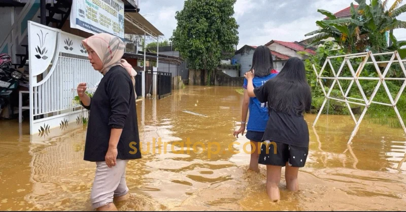 Banjir Rendam Jalan Pemuda Kendari, Warga: Bulan Mei Sudah 3 Kali Urus Lumpur