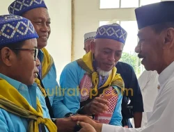 Pemkab Muna Barat Tanggung Biaya Transportasi Lokal 19 Jemaah Calon Haji ke Makassar