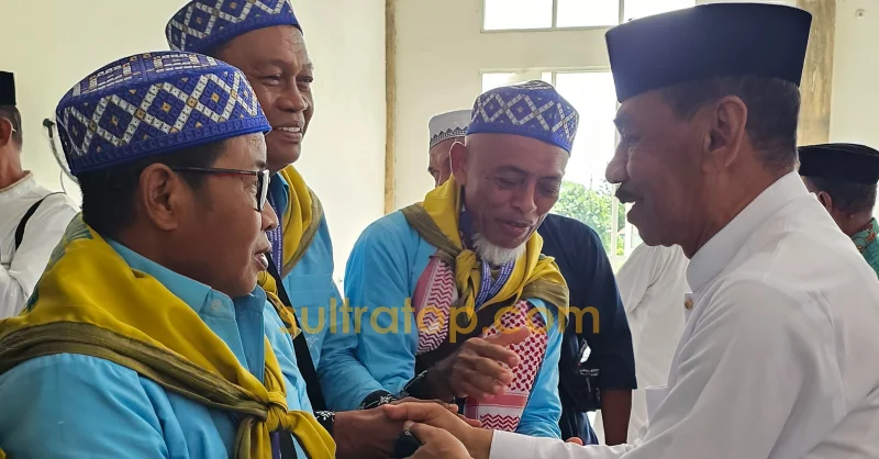 Pemkab Muna Barat Tanggung Biaya Transportasi Lokal 19 Jemaah Calon Haji ke Makassar 1 Pemkab Muna Barat Tanggung Biaya Transportasi Lokal 19 Jemaah Calon Haji ke Makassar